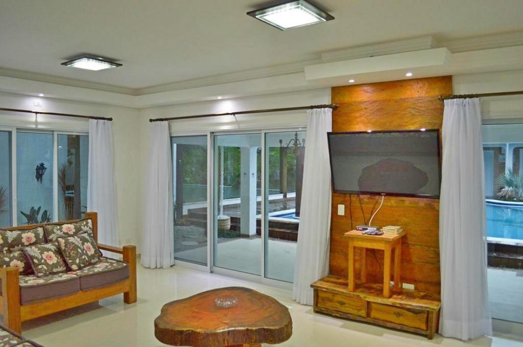Casa à venda com 7 quartos, 678m² - Foto 1