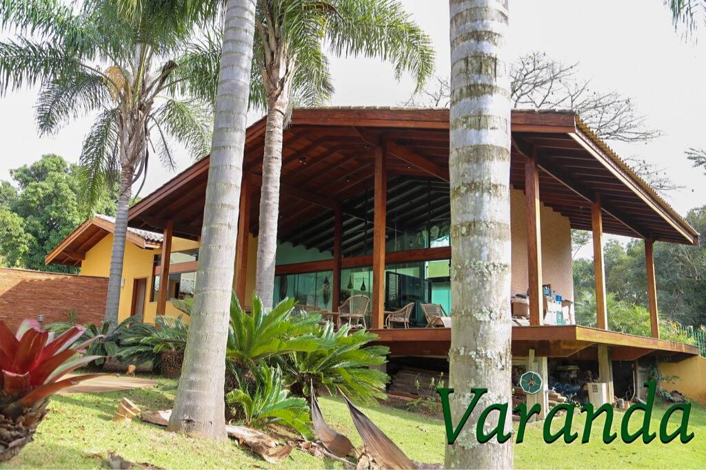 Casa à venda com 3 quartos, 550m² - Foto 1