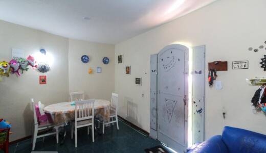 Casa à venda com 3 quartos, 200m² - Foto 4