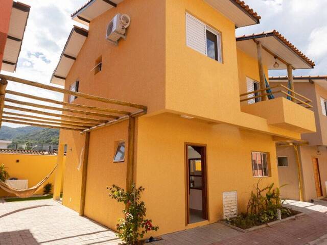 #702 - Casa para Venda em São Sebastião - SP