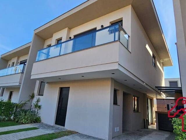 Casa para Venda em São Sebastião - 2