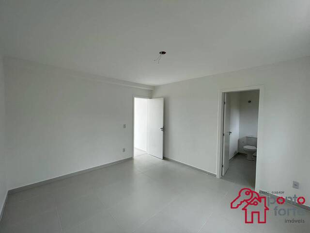 #1217 - Casa para Venda em São Sebastião - SP