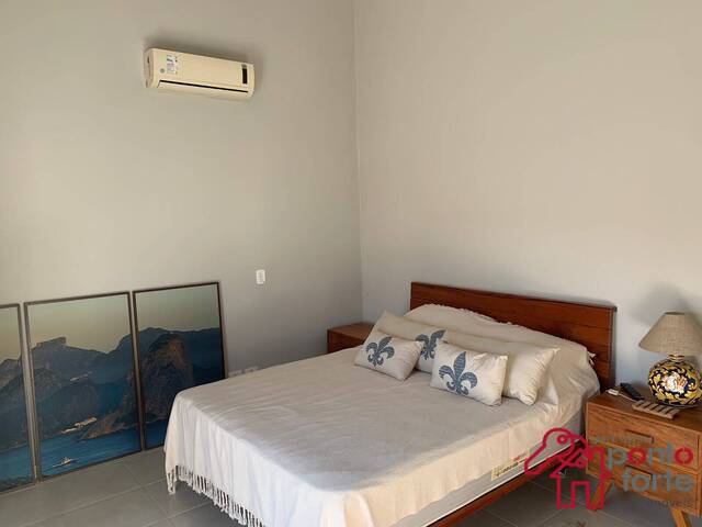 #1299 - Casa para Venda em São Sebastião - SP